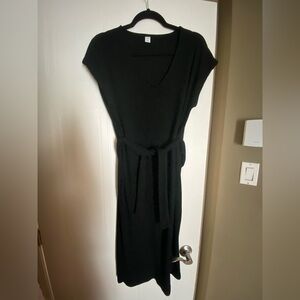 Black Old Navy Tie-Belt Rib-Knit Midi Shift Dress